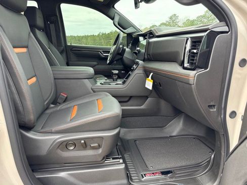 New 2026 GMC Sierra 1500 AT4 w/ AT4 Premium Package image 9