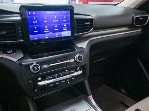 Used 2020 Ford Explorer XLT w/ Equipment Group 202A RWD image 18