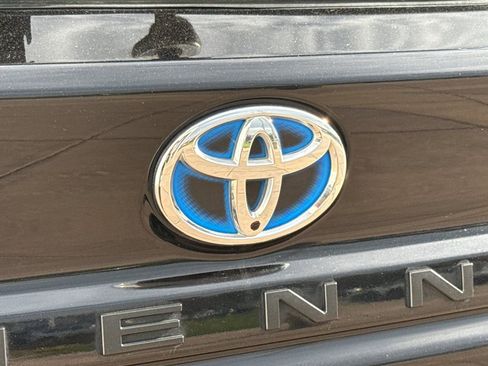 Certified 2024 Toyota Sienna LE image 33