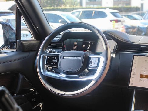 Used 2025 Land Rover Range Rover Long Wheelbase Autobiography AWD/4WD image 14
