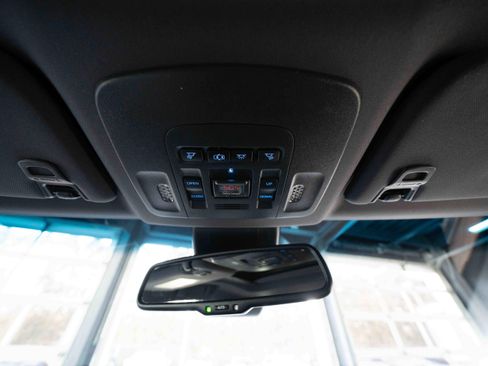 Used 2019 Toyota Avalon XLE image 18