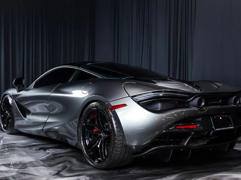 Used 2018 McLaren 720S Luxury RWD image 15