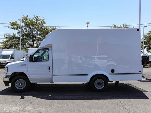 New 2026 Ford E-350 and Econoline 350 Super Duty w/ Power Equipment Group RWD image 6
