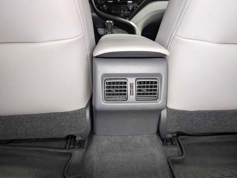 Used 2021 Toyota Camry XLE image 21