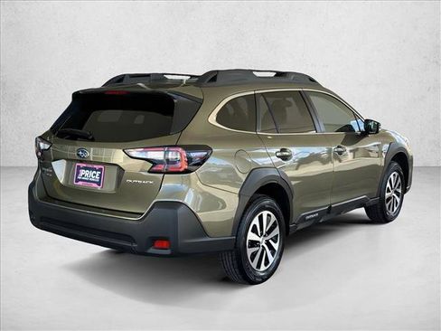 Used 2025 Subaru Outback Premium image 6