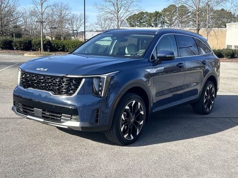 Used 2025 Kia Sorento EX w/ Panoramic Sunroof Package AWD/4WD image 3