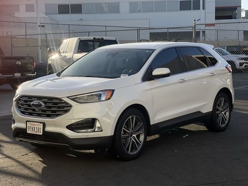 Used 2024 Ford Edge Titanium w/ Equipment Group 301A AWD/4WD image 2