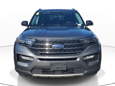 Used 2024 Ford Explorer XLT w/ Equipment Group 202A image 2