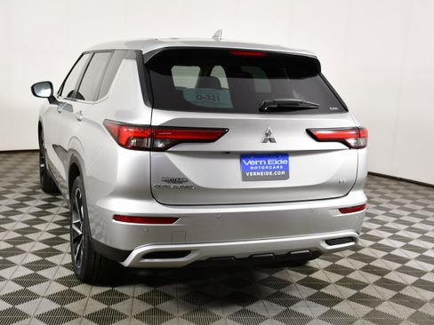 Used 2022 Mitsubishi Outlander SE image 7