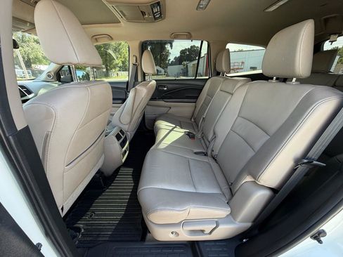 Used 2017 Honda Pilot Touring image 14