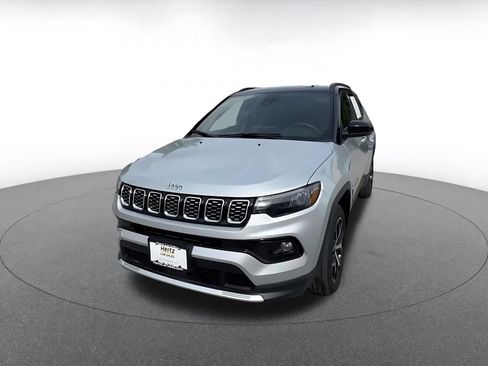 Used 2025 Jeep Compass Limited image 7