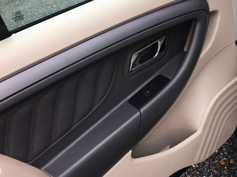 Used 2011 Ford Taurus SEL w/ 201A Rapid Spec Order Code image 12