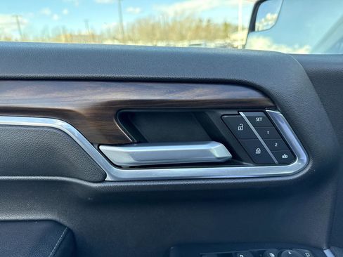 Used 2022 GMC Sierra 1500 SLT w/ SLT Premium Package image 19