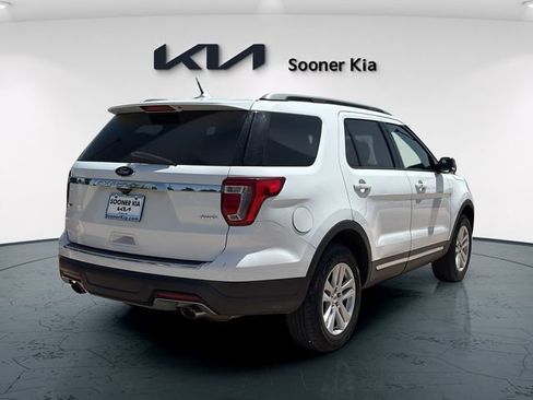 Used 2018 Ford Explorer XLT w/ Equipment Group 201A AWD/4WD image 6