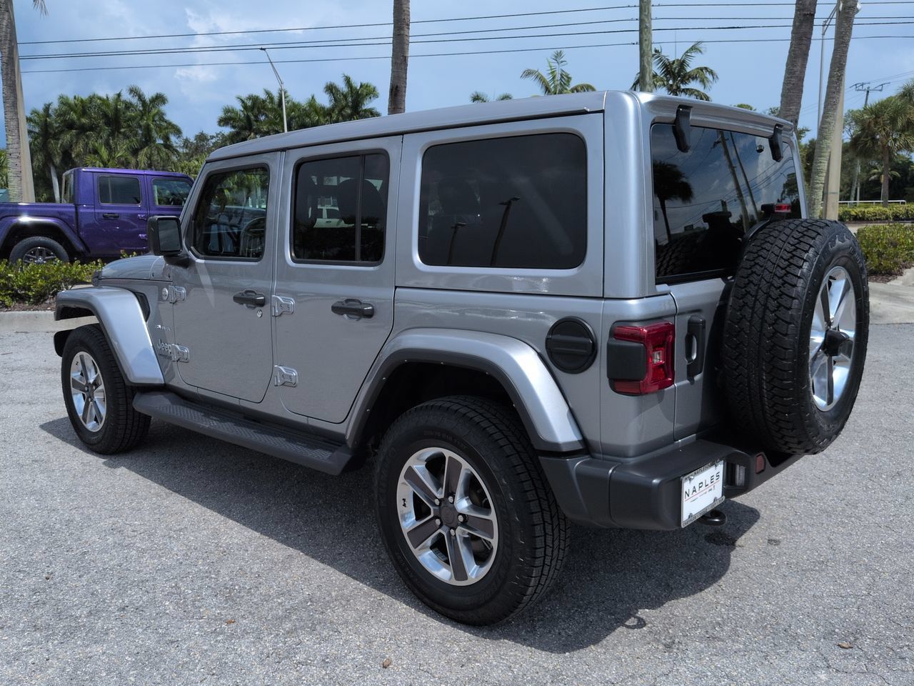Used 2021 Jeep Wrangler Unlimited Sahara AWD/4WD image 7
