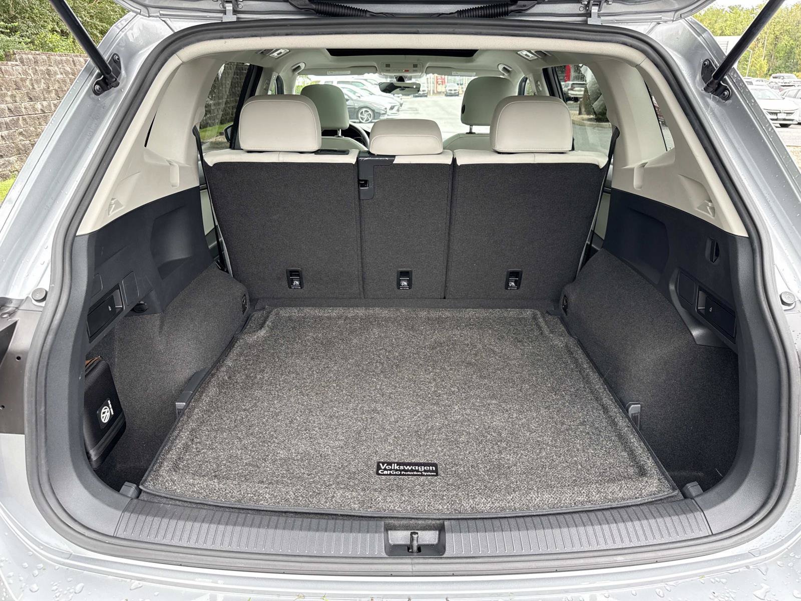 Used 2021 Volkswagen Tiguan SE w/ Panoramic Sunroof Package AWD/4WD image 27