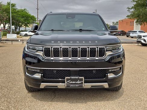 Used 2024 Jeep Wagoneer L Series III w/ Flexible Seating Group AWD/4WD image 10