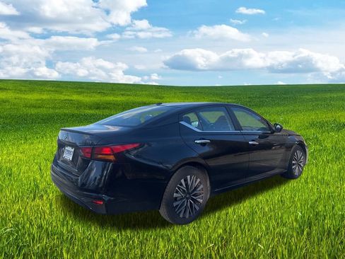 Used 2023 Nissan Altima 2.5 SV image 39