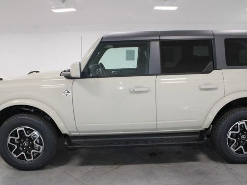 New 2025 Ford Bronco Outer Banks image 5