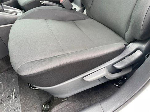 New 2025 Nissan Kicks Play S image 21