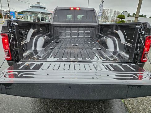 New 2026 RAM 2500 Big Horn AWD/4WD image 13