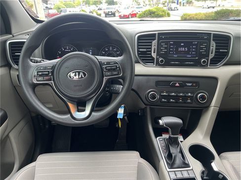 Used 2018 Kia Sportage LX AWD/4WD image 11
