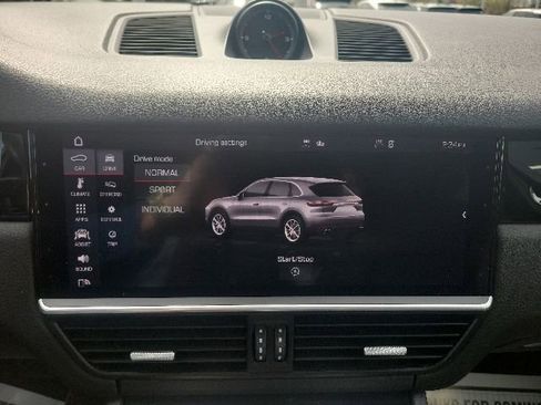 Used 2020 Porsche Cayenne AWD/4WD image 34