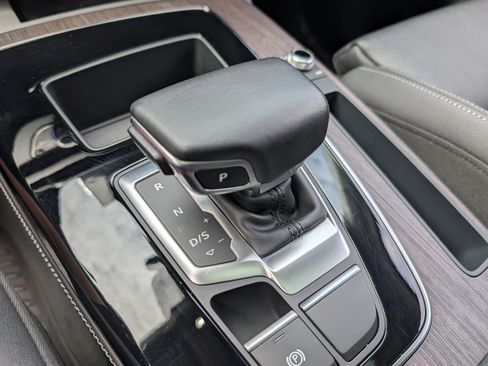 Used 2023 Audi Q5 e Premium Plus w/ Premium Plus Package AWD/4WD image 30