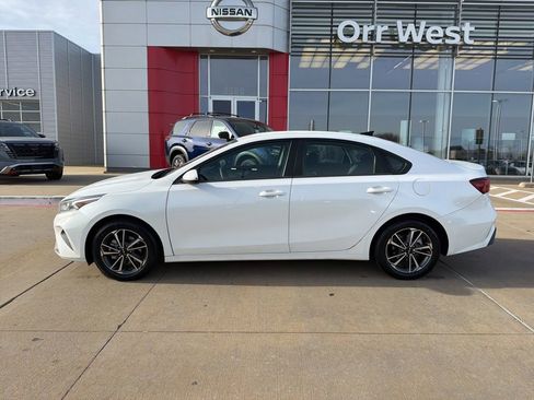 Used 2024 Kia Forte LXS image 2