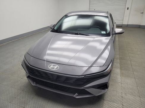 Used 2025 Hyundai Elantra SE image 15