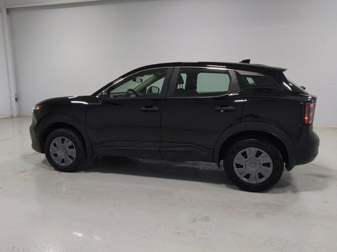 Used 2025 Nissan Kicks S FWD image 3