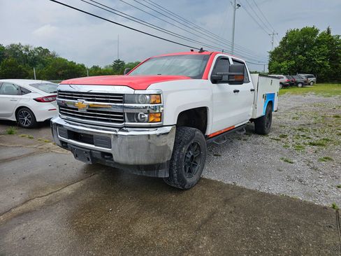 Used 2016 Chevrolet Silverado 3500 2WD Crew Cab image 1