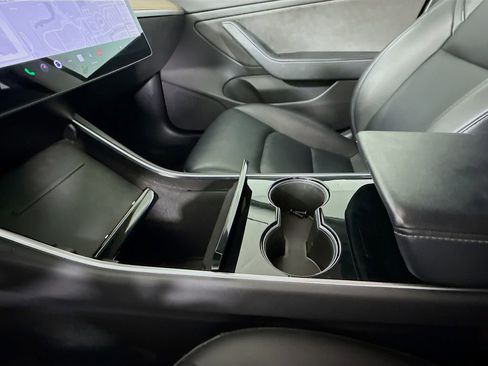 Used 2018 Tesla Model 3 Long Range image 21