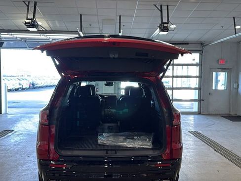 New 2026 GMC Acadia Denali Ultimate w/ LPO, Floor Liner Package AWD/4WD image 16
