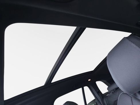 New 2026 BMW X5 xDrive50e w/ Premium Package image 18