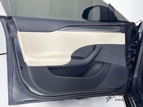 Used 2021 Tesla Model S Plaid image 23