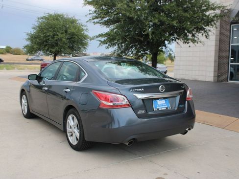 Used 2013 Nissan Altima 2.5 SV FWD image 3