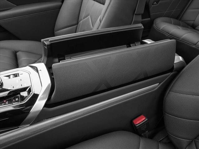 New 2026 BMW 750e xDrive AWD/4WD image 10
