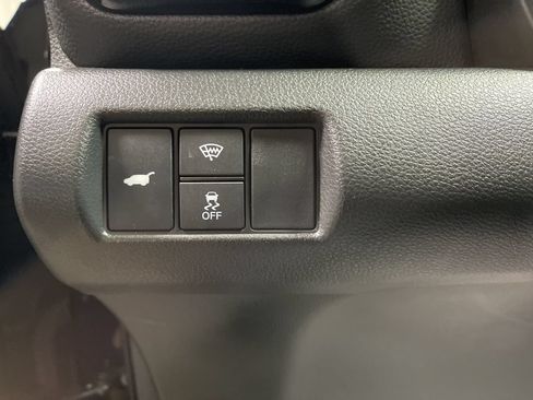 Used 2025 Honda Pilot TrailSport image 29