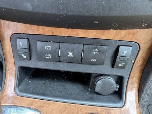 Used 2011 Buick Enclave CXL FWD image 21