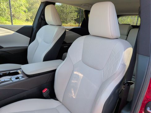 Used 2024 Lexus RX 350 Premium w/ Accessory Package (Z1) FWD image 26