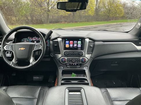 Used 2018 Chevrolet Suburban Premier AWD/4WD image 12