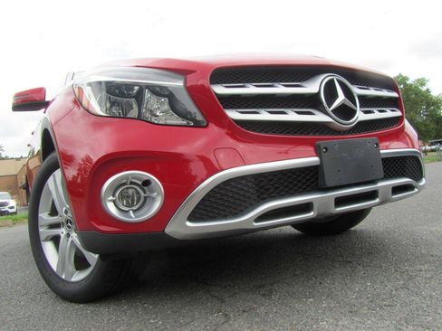 Used 2018 Mercedes-Benz GLA 250 4MATIC image 1