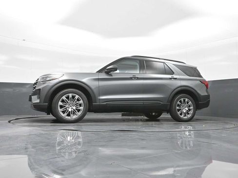 New 2026 Ford Explorer Active w/ Active Comfort Package image 21