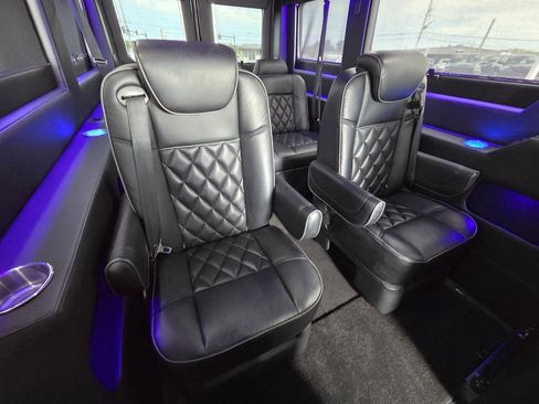 Used 2023 RAM ProMaster 3500 w/ Premium Appearance Group FWD image 4