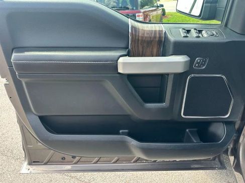 Used 2018 Ford F150 Lariat w/ Trailer Tow Package image 10