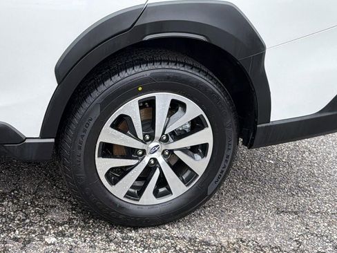 Used 2024 Subaru Outback Premium AWD/4WD image 9