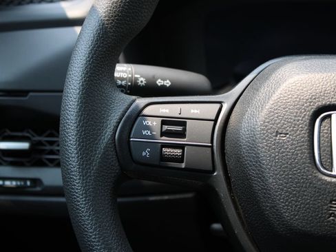 Used 2025 Honda Accord SE image 18