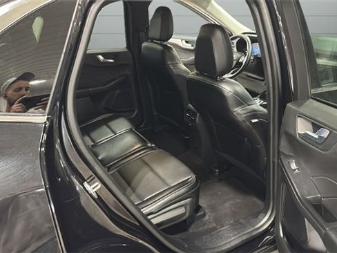 Used 2024 Ford Escape Platinum image 28