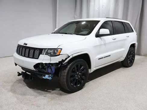 Used 2018 Jeep Grand Cherokee Altitude AWD/4WD image 20